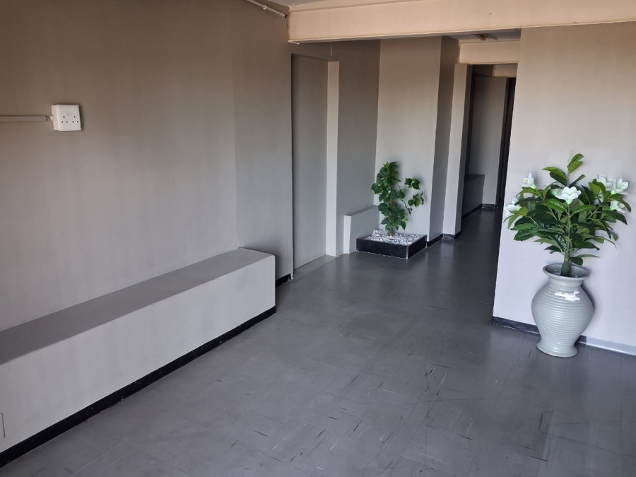 To Let Commercial Property for Rent in Quigney Eastern Cape